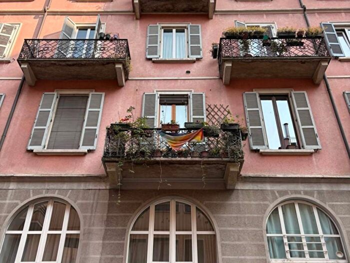 Appartamento bilocale in affitto in Via Cicco Simonetta, Corso Genova, Milano