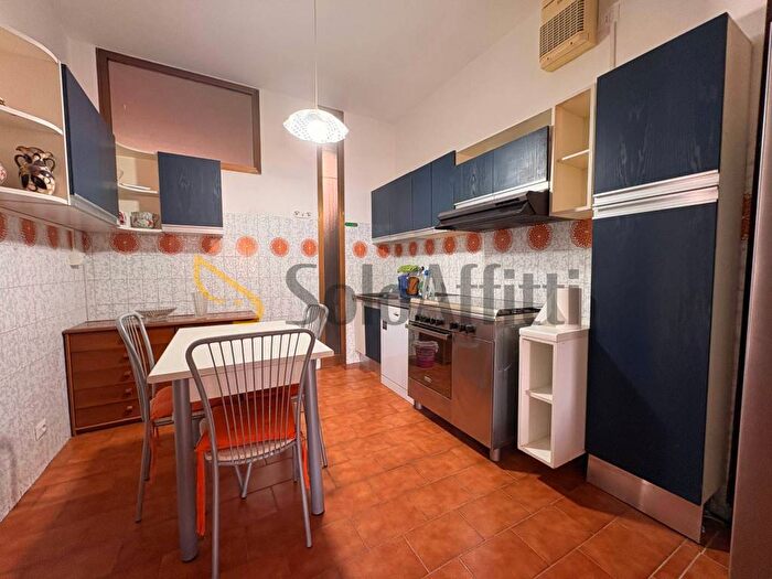 Appartamento con 5 locali in affitto in Via Giuseppe Pietri, Scacciapensieri, Siena