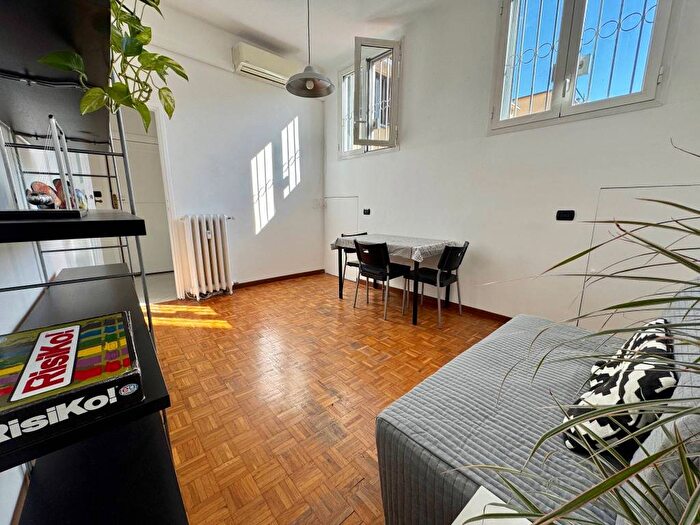 Appartamento bilocale in affitto in Via Adelaide Ristori, Indipendenza, Milano