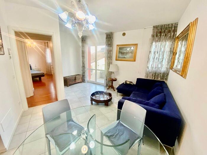 Appartamento bilocale in affitto in Via Circonvallazione, Mestre, Venezia