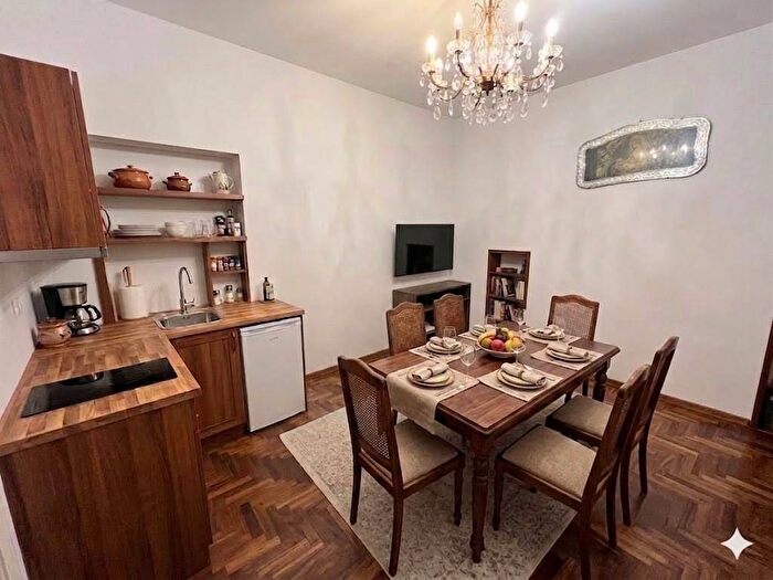 Appartamento bilocale in affitto in Via Roma, Centro, Due Carrare