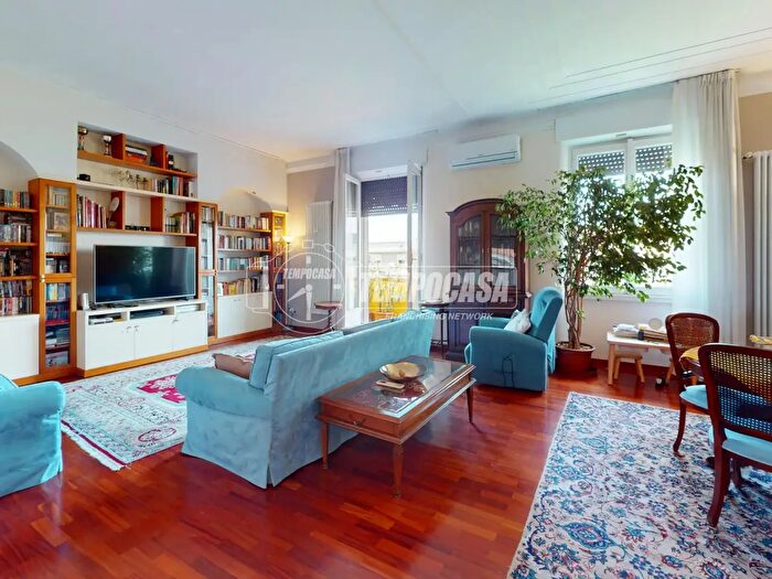 Appartamento quadrilocale in vendita in Viale Brianza, Milano
