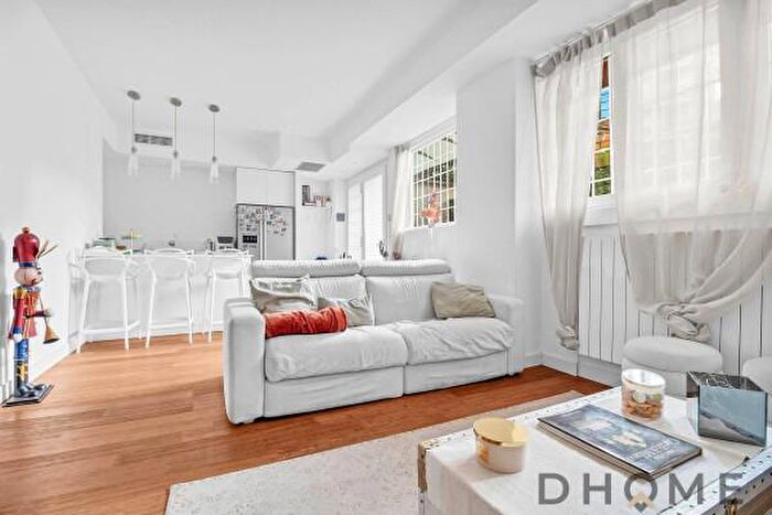 Appartamento quadrilocale in vendita in Via Privata Martiri Triestini, Milano