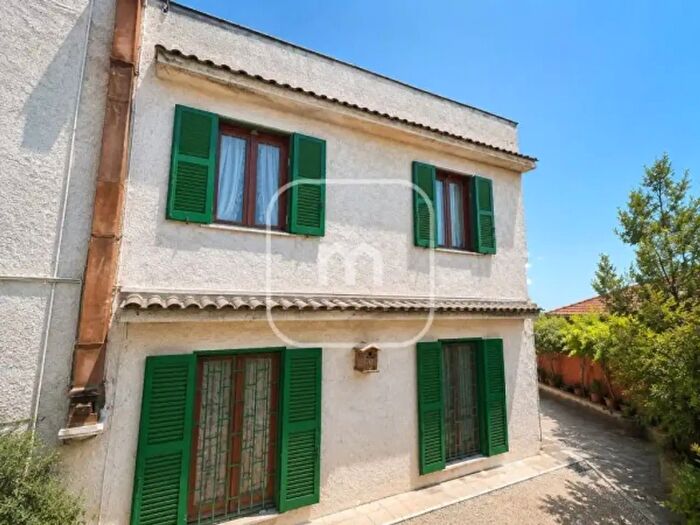 Appartamento con 6 locali in vendita in Via Onifai, Roma