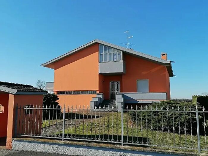 Casa quadrilocale in vendita in Via Moro, Monte Cremasco