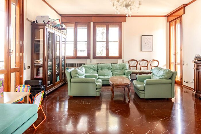 Appartamento con 8 locali in vendita in Ravenna