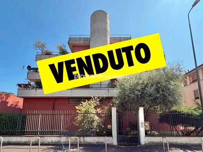 Appartamento trilocale in vendita in Via Platone, Milano