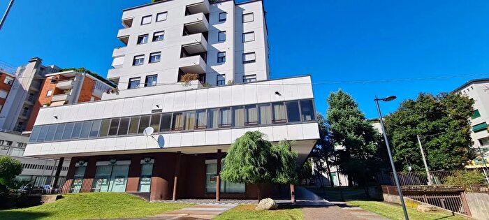 Appartamento quadrilocale in vendita in Piazza Alcide De Gasperi VoltaPrealpi Saronno Varese Lombardia Italia, Saronno