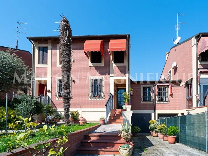 Casa quadrilocale in vendita in Via Nemesio Orsatti, Ferrara