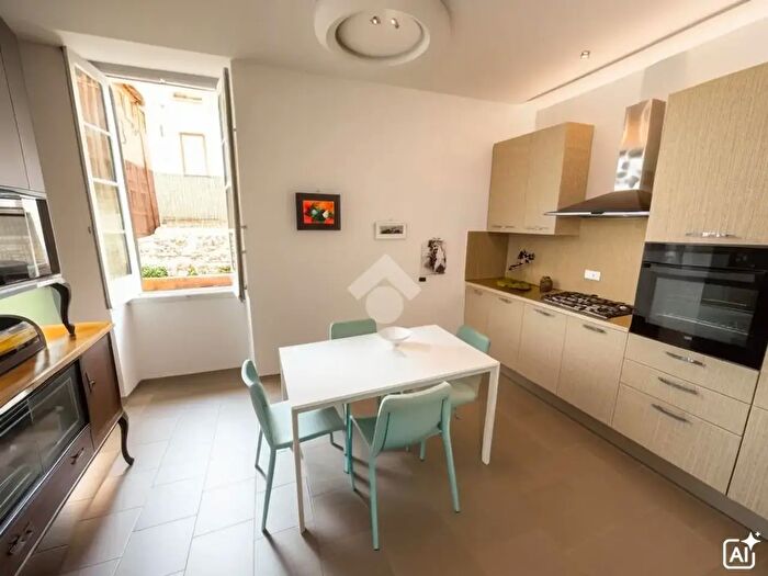 Appartamento quadrilocale in vendita in Via Giacomo Agnesi, Imperia