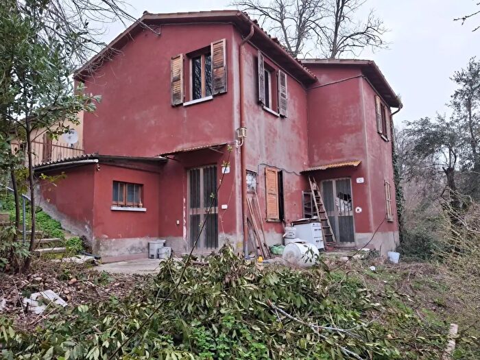 Casa con 8 locali in vendita in SantAgata Feltria