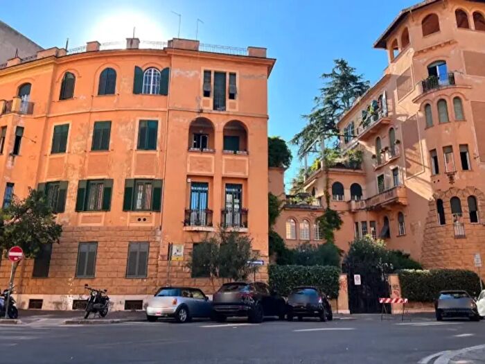 Appartamento con 5 locali in vendita in Via Giuseppe Avezzana, Roma