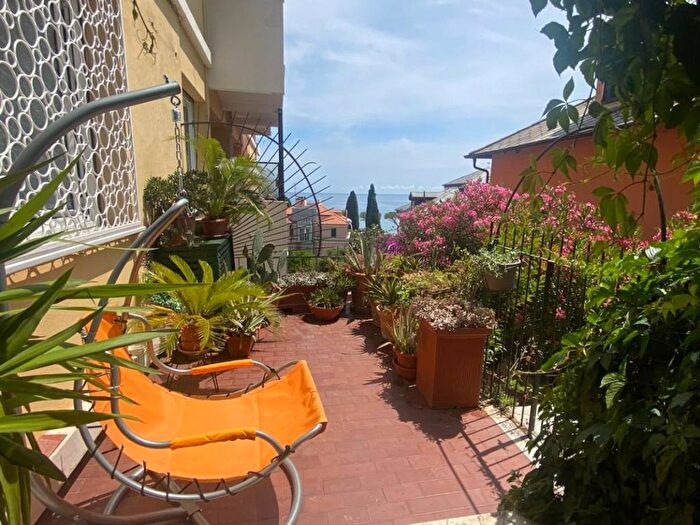 Appartamento quadrilocale in affitto in Via Amerigo Vespucci, Fenarina Via Neghelli Collina di Ponente, Alassio