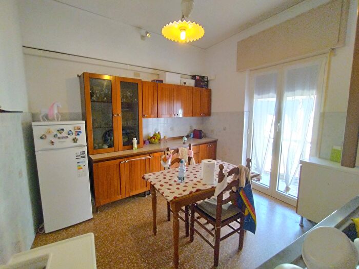 Appartamento quadrilocale in vendita in Via Francesco Crispi, Savona