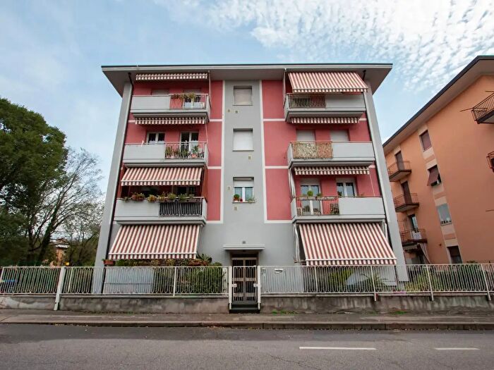 Appartamento quadrilocale in vendita in Via Tevere, Verona