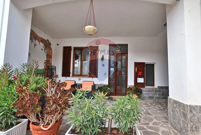 Appartamento quadrilocale in vendita in Via Pietro Verri, Biassono