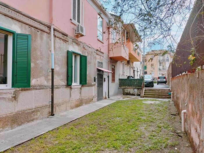 Appartamento bilocale in vendita in Via Giacomo Mattei, Messina