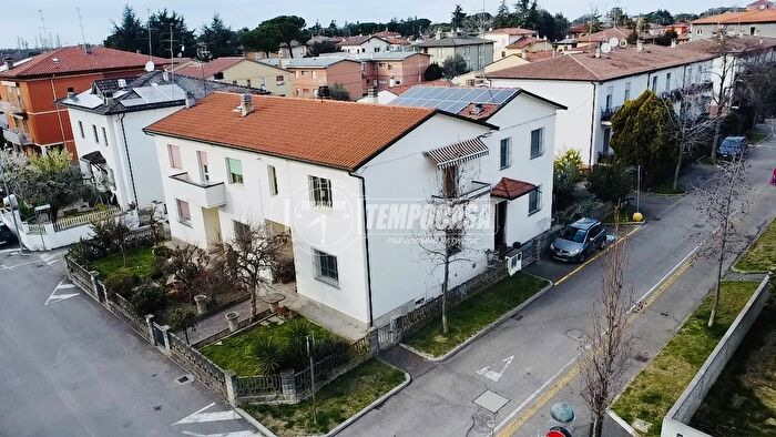 Casa quadrilocale in vendita in Via Marzari, Castel Bolognese