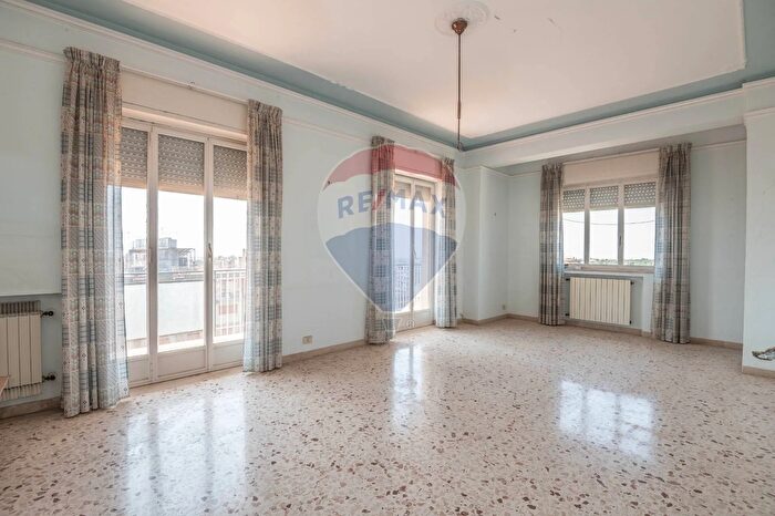 Appartamento con 7 locali in vendita in Viale Dante Alighieri, Caltagirone