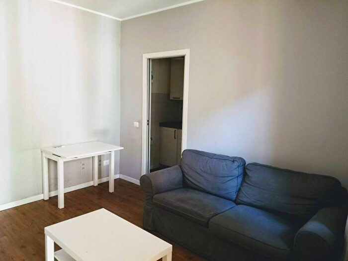 Appartamento trilocale in affitto in Via Francesco Sforza, Guastalla, Milano