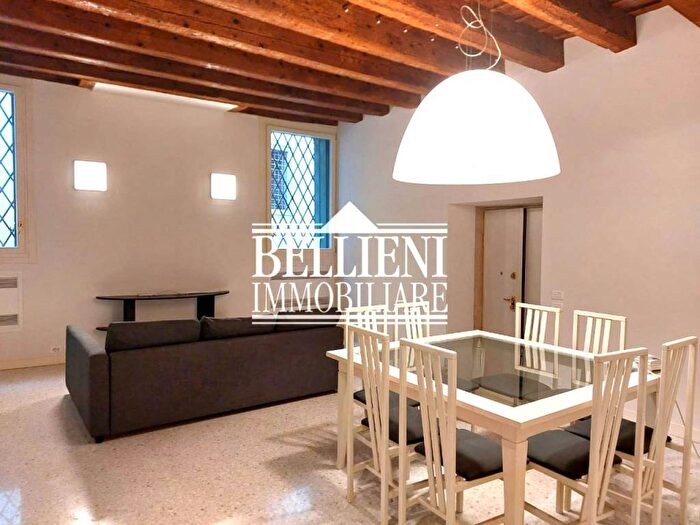 Appartamento quadrilocale in affitto in Contrà Pasini, Centro Storico, Vicenza