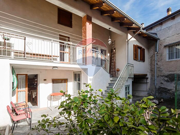 Casa quadrilocale in vendita in Via Castagneretto, Villar Focchiardo