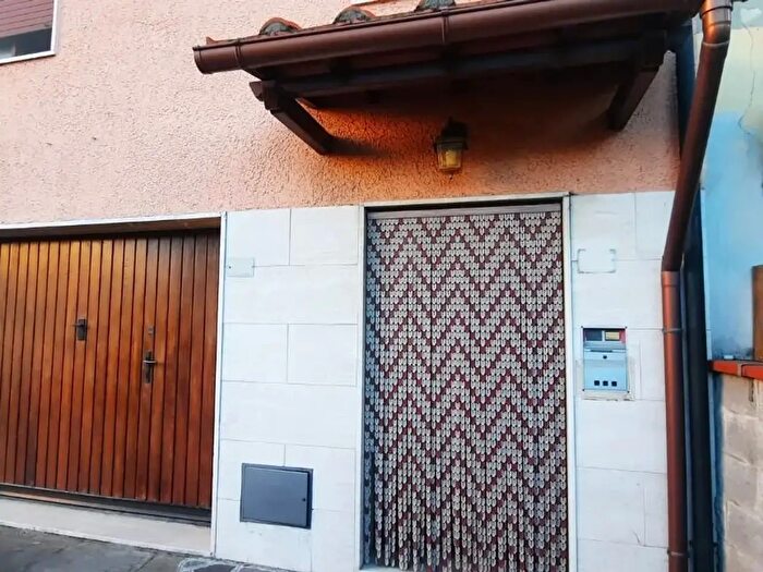 Casa con 6 locali in vendita in San Miniato