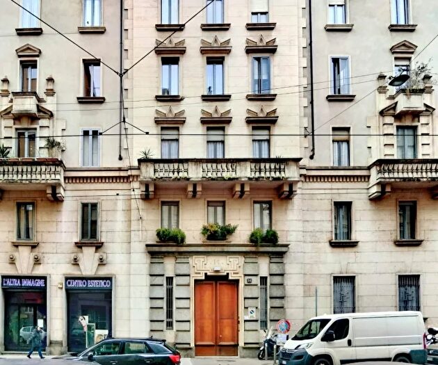 Appartamento con 5 locali in affitto in Viale Coni Zugna, Milano