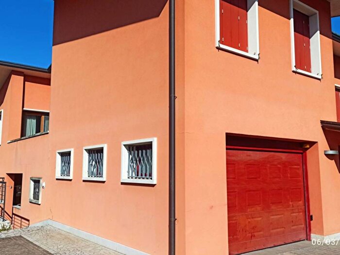 Casa con 6 locali in affitto in Marola, Torri di Quartesolo