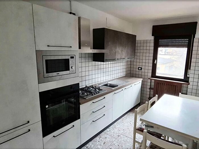 Appartamento con 5 locali in affitto in Via Novembre, Borgo Valsugana