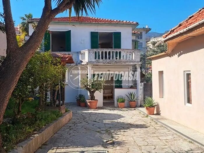Casa con 5 locali in vendita in Via Galileo Galilei, Sanremo