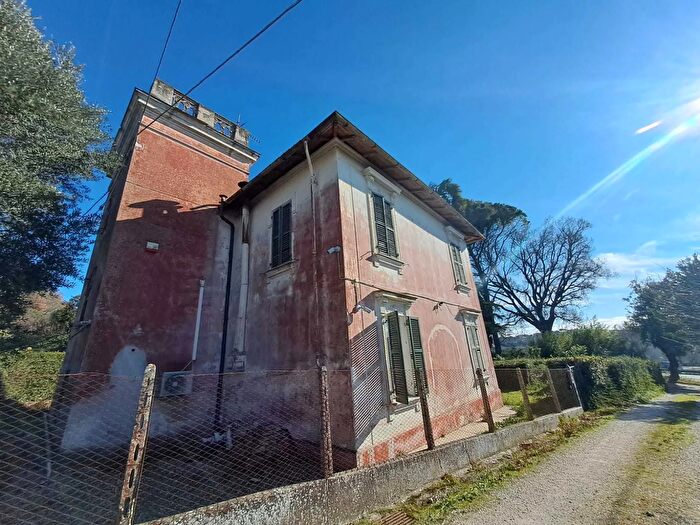 Casa con 12 locali in vendita in Via Rimembranze, Amelia