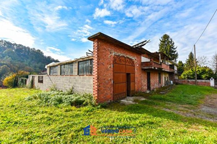 Casa con 6 locali in vendita in Strada Trinità, Gassino Torinese