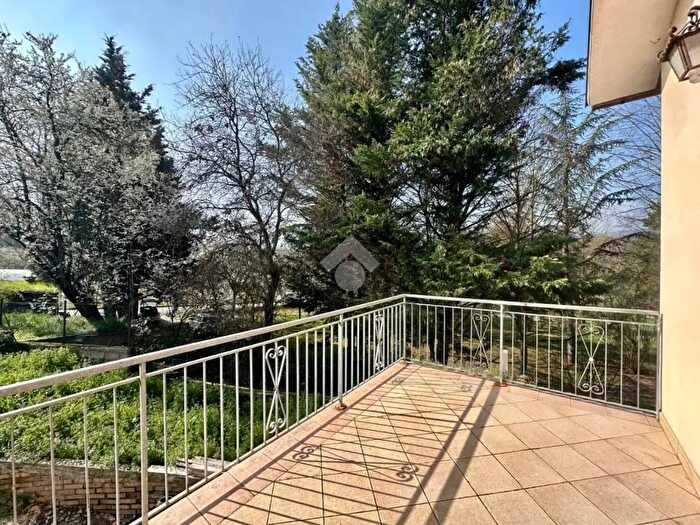 Casa quadrilocale in vendita in Via Casetti Uso, Poggio Torriana