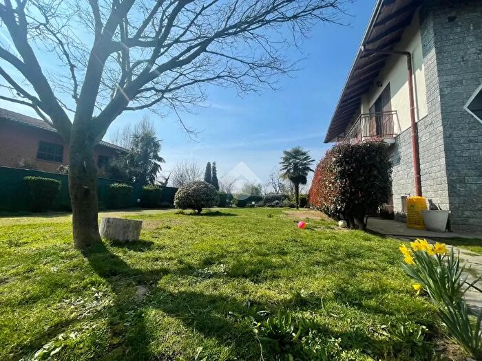 Case in Vendita e in Affitto - 2