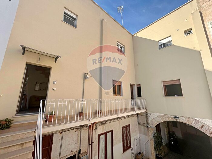 Appartamento con 6 locali in vendita in Marsala