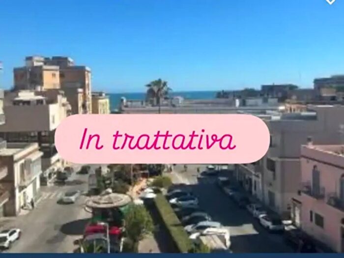 Appartamento quadrilocale in vendita in Piazza Cavalieri di Vittorio Veneto, Nettuno