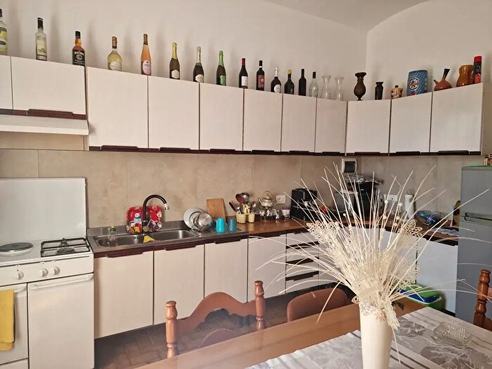 Casa con 7 locali in vendita in Sinalunga