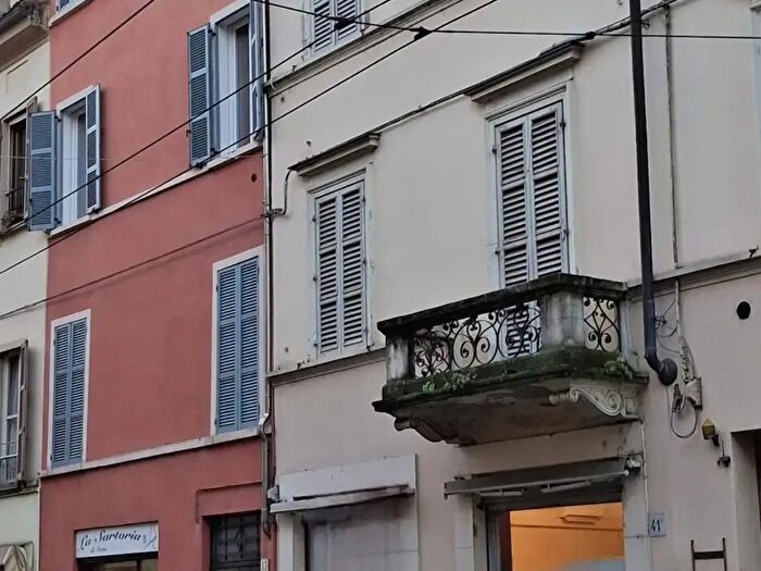 Appartamento con 8 locali in vendita in Parma