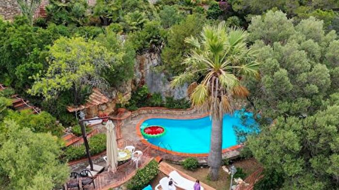 Casa con 6 locali in affitto in Strada Provinciale del Faro, San Felice Circeo