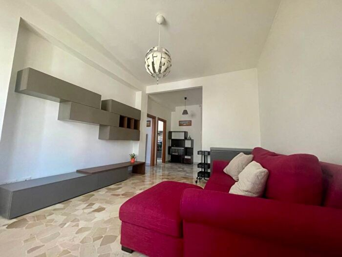 Appartamento bilocale in affitto in Viale Legioni Romane, Bande Nere, Milano