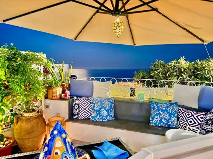 Appartamento bilocale in vendita in Via Sopramonte, Capri