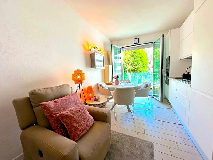 Appartamento monolocale in vendita in Viale Regina Margherita Rimini, Rimini