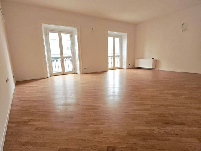 Appartamento con 5 locali in affitto in Corso Giuseppe Garibaldi, Lanza, Milano