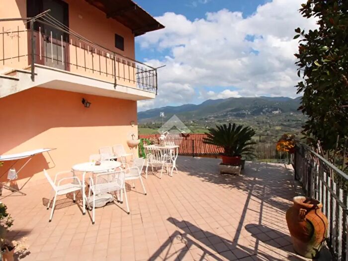 Appartamento con 6 locali in vendita in Via Ottorino Caproni, Poggio Mirteto