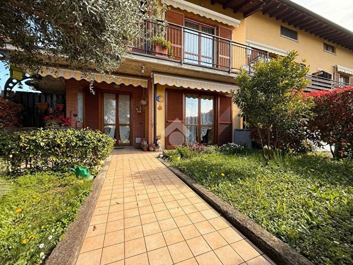 Appartamento trilocale in vendita in Via Lunga, Bergamo