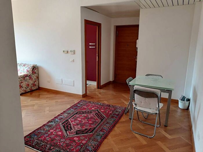 Appartamento bilocale in affitto in Via Mariano Stabile, Politeama Ruggiero Settimo, Palermo