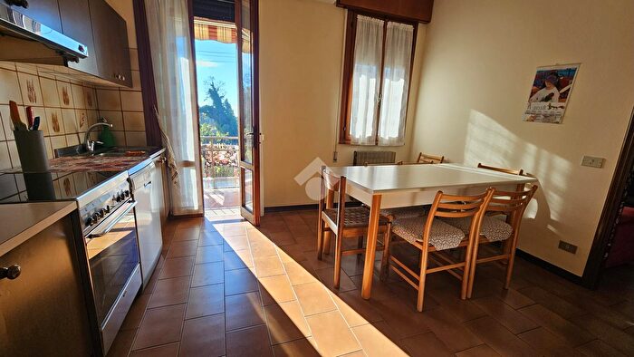 Appartamento quadrilocale in vendita in Via Riviera del Brenta, Fiesso DArtico