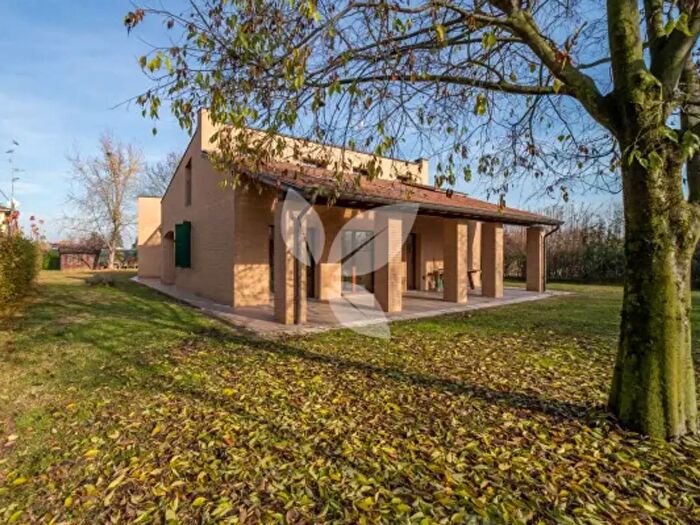 Casa con 6 locali in vendita in Via Argini Sud, Montechiarugolo