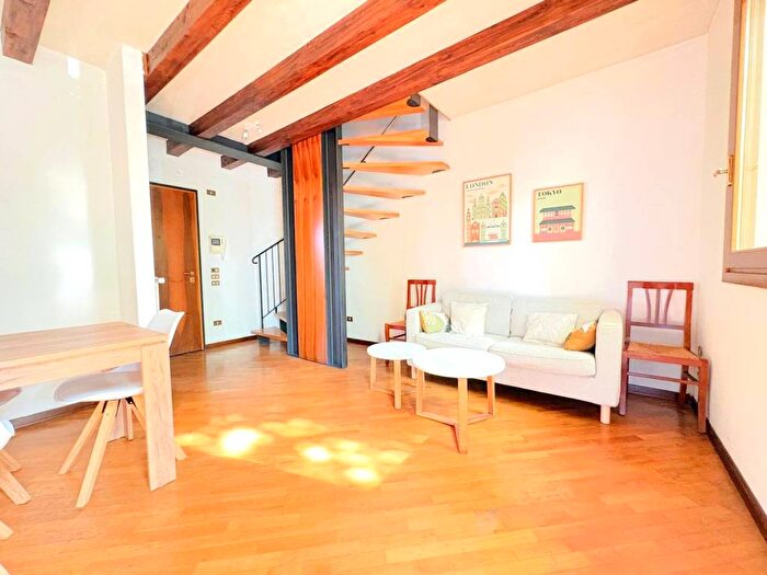 Appartamento quadrilocale in affitto in Viale Monte Grappa, Eden Tribunale, Treviso